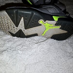 JORDAN 6 RETRO low girls size 12c